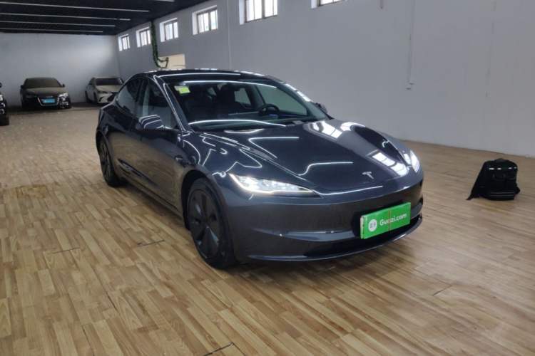 Used Tesla Model 3 2023 Rear-Wheel-Drive Version Front Right 45 Deg