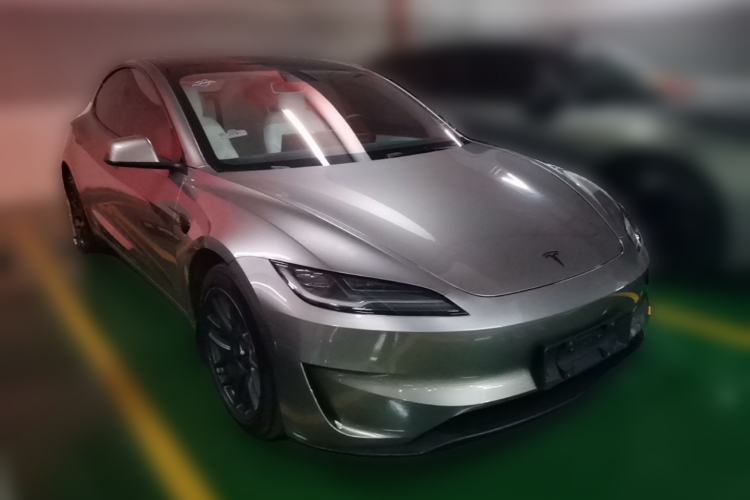 Used Tesla Model 3 2023 Rear-Wheel-Drive Version Front Right 45 Deg