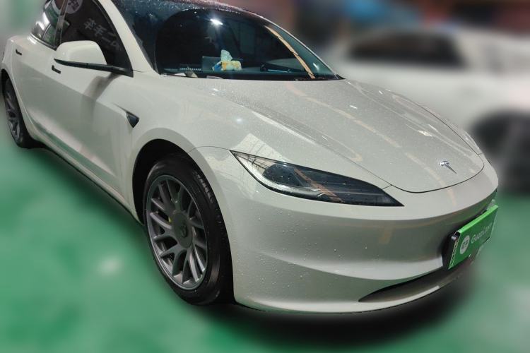 Used Tesla Model 3 2023 Rear-Wheel-Drive Version Front Right 45 Deg