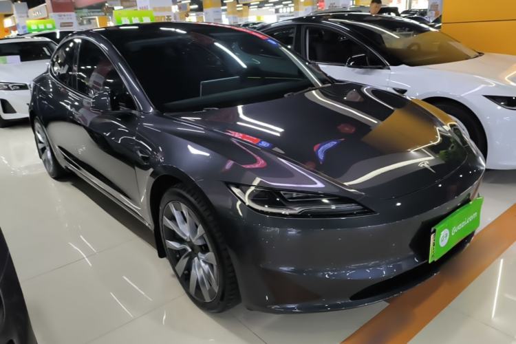 Used Tesla Model 3 2023 Rear-Wheel-Drive Version Front Right 45 Deg