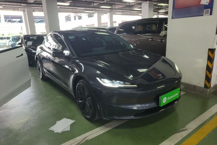 Used Tesla Model 3 2023 Rear-Wheel-Drive Version Front Right 45 Deg