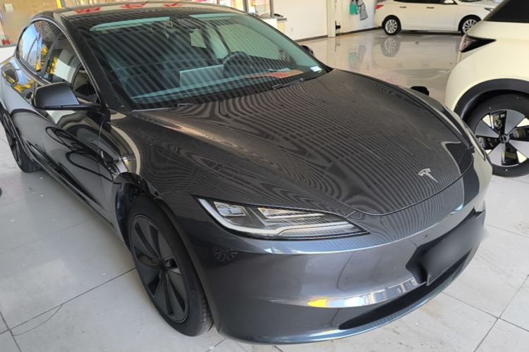 Used Tesla Model 3 2023 Rear-Wheel-Drive Version Front Right 45 Deg