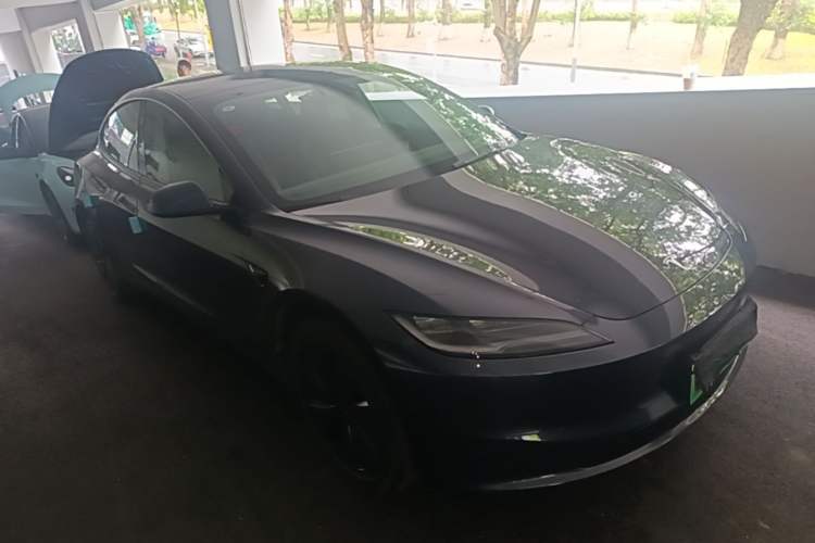 Used Tesla Model 3 2023 Long-Range All-Wheel-Drive Version Front Right 45 Deg