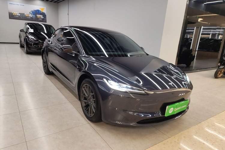 Used Tesla Model 3 2023 Long-Range All-Wheel-Drive Version Front Right 45 Deg