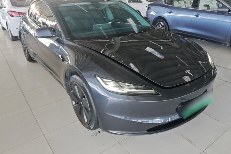 Used Tesla Model 3 2023 Rear-Wheel-Drive Version Front Right 45 Deg