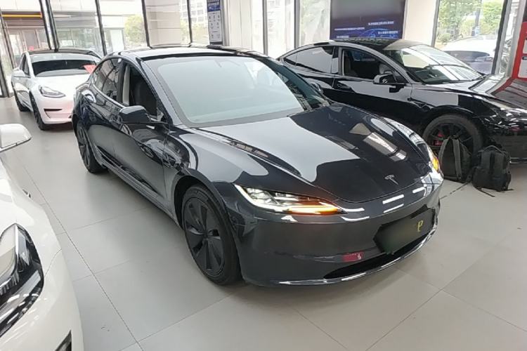 Used Tesla Model 3 2023 Rear-Wheel-Drive Version Front Right 45 Deg