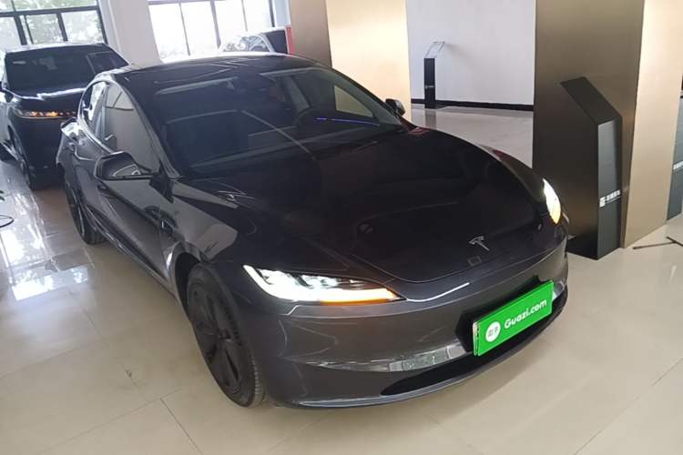 Used Tesla Model 3 2023 Rear-Wheel-Drive Version Front Right 45 Deg