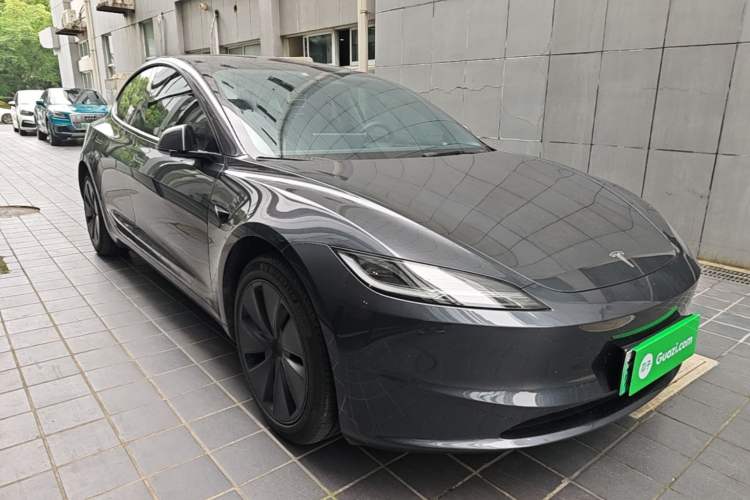 Used Tesla Model 3 2023 Rear-Wheel-Drive Version Front Right 45 Deg