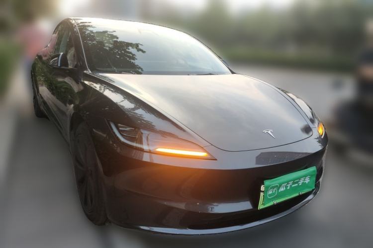 Used Tesla Model 3 2023 Rear-Wheel-Drive Version Front Right 45 Deg