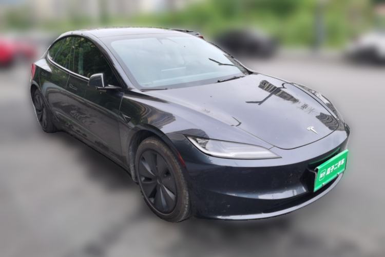 Used Tesla Model 3 2023 Rear-Wheel-Drive Version Front Right 45 Deg