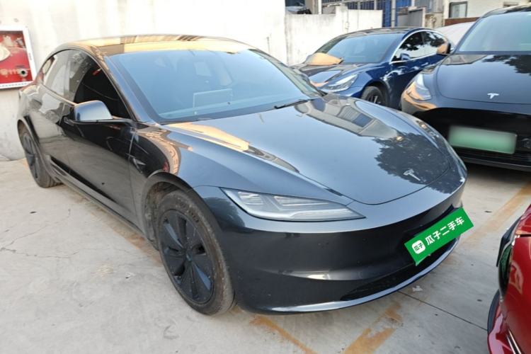 Used Tesla Model 3 2023 Rear-Wheel-Drive Version Front Right 45 Deg