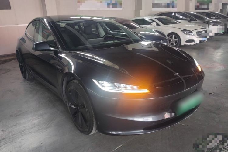 Used Tesla Model 3 2023 Rear-Wheel-Drive Version Front Right 45 Deg