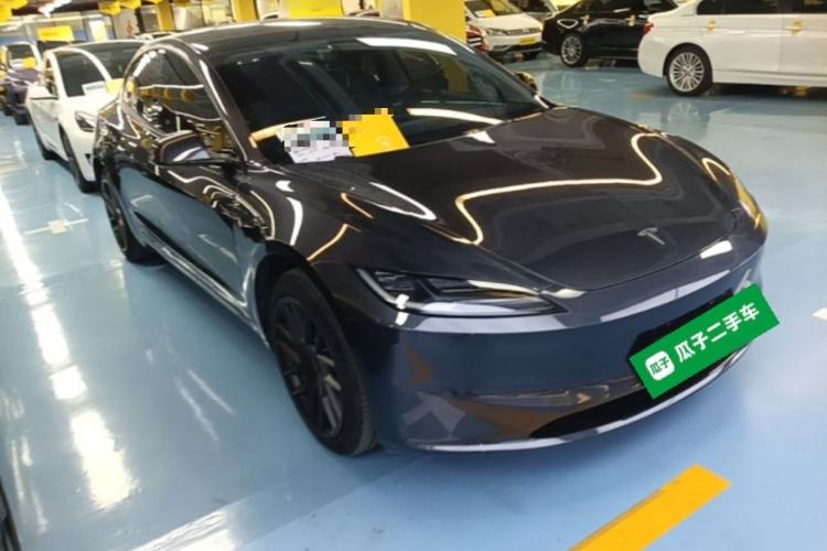 Used Tesla Model 3 2023 Rear-Wheel-Drive Version Front Right 45 Deg