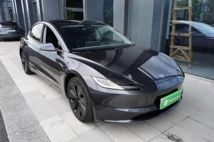 Used Tesla Model 3 2023 Rear-Wheel-Drive Version Front Right 45 Deg