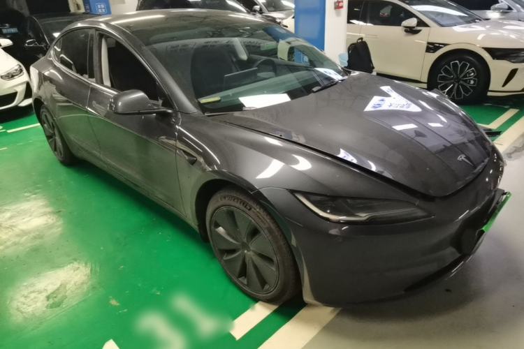 Used Tesla Model 3 2023 Rear-Wheel-Drive Version Front Right 45 Deg