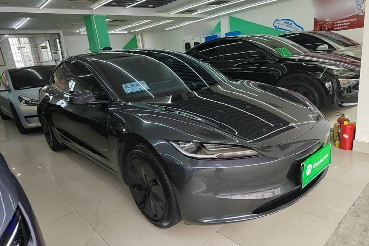 Used Tesla Model 3 2023 Rear-Wheel-Drive Version Front Right 45 Deg