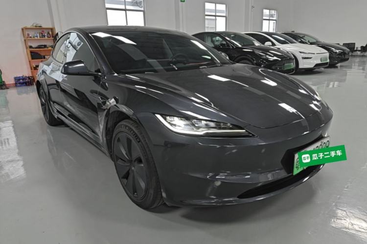Used Tesla Model 3 2023 Rear-Wheel-Drive Version Front Right 45 Deg