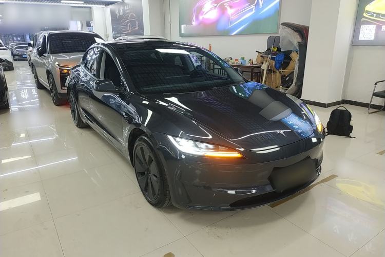 Used Tesla Model 3 2023 Rear-Wheel-Drive Version Front Right 45 Deg