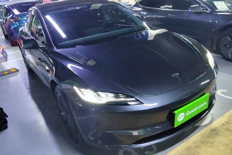 Used Tesla Model 3 2023 Long-Range All-Wheel-Drive Version Front Right 45 Deg