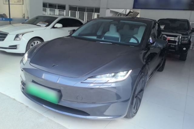 Używany Tesla Model 3 2023 Rear-Wheel-Drive Version