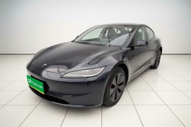 Ojetý Tesla Model 3 2023 Rear-Wheel-Drive Version