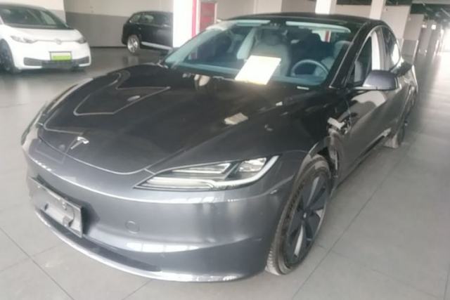 Used Tesla Model 3 2023 Long-Range All-Wheel-Drive Version