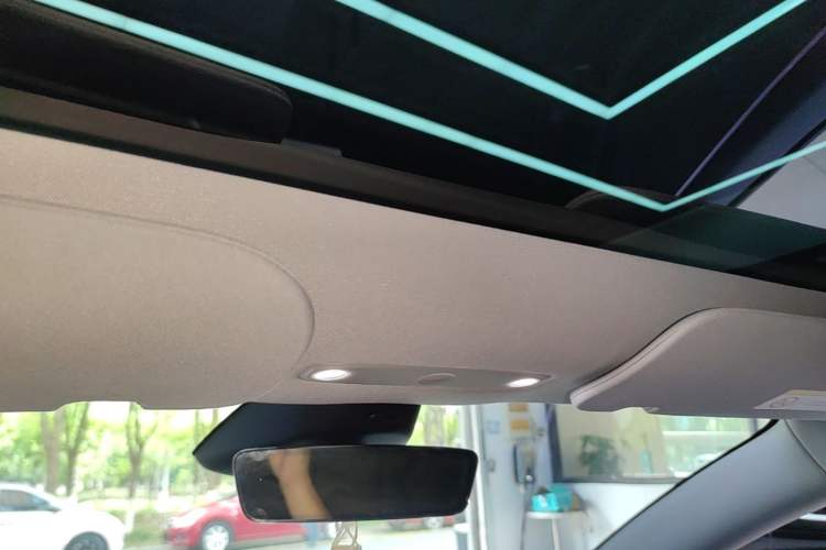 Used Tesla Model 3 2023 Rear-Wheel-Drive Version Headliner