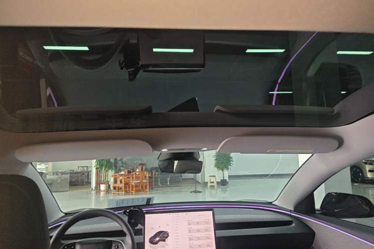 Used Tesla Model 3 2023 Rear-Wheel-Drive Version Headliner
