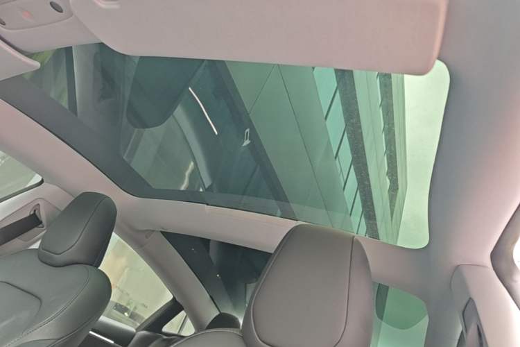 Used Tesla Model 3 2023 Rear-Wheel-Drive Version Headliner