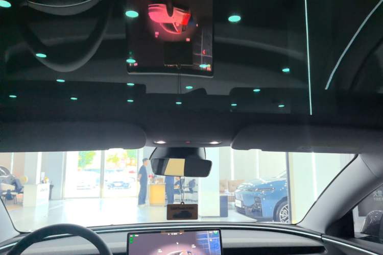 Used Tesla Model 3 2023 Rear-Wheel-Drive Version Headliner