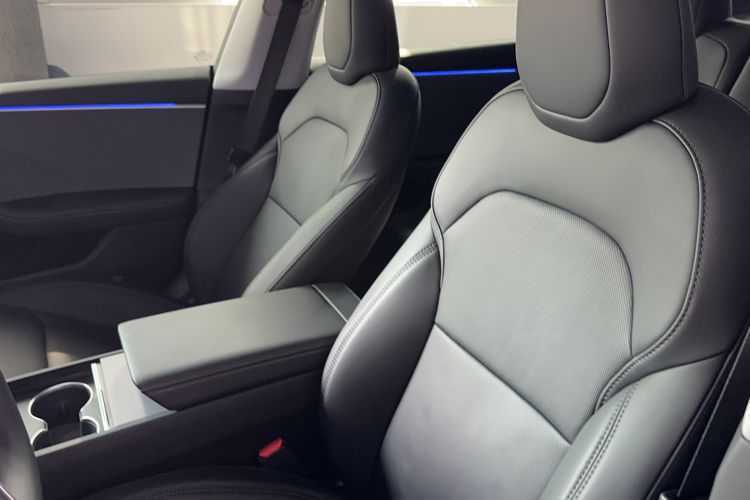 Used Tesla Model 3 2023 Rear-Wheel-Drive Version Interior 1