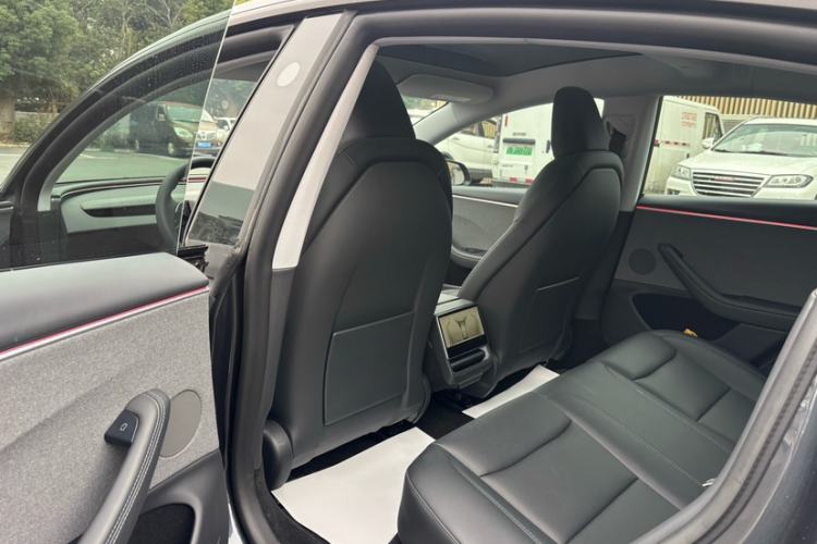 Used Tesla Model 3 2023 Rear-Wheel-Drive Version Interior 1