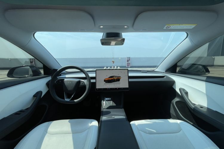 Used Tesla Model 3 2023 Rear-Wheel-Drive Version Interior 1