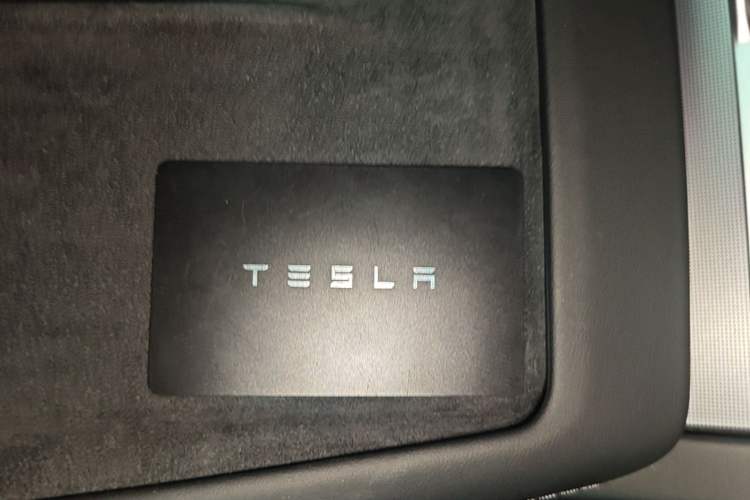 Used Tesla Model 3 2023 Long-Range All-Wheel-Drive Version Interior 1