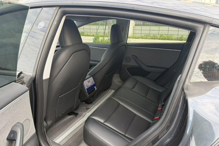 Used Tesla Model 3 2023 Rear-Wheel-Drive Version Interior 1