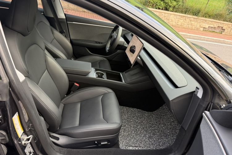 Used Tesla Model 3 2023 Rear-Wheel-Drive Version Interior 1