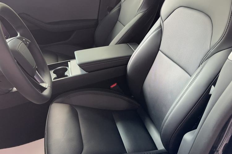 Used Tesla Model 3 2023 Rear-Wheel-Drive Version Interior 2