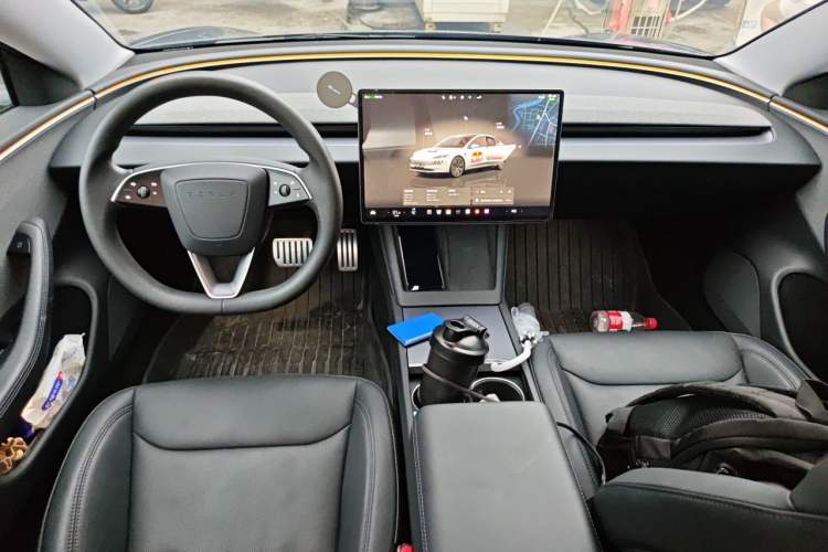 Used Tesla Model 3 2023 Rear-Wheel-Drive Version Interior 2