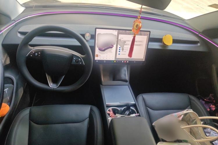 Used Tesla Model 3 2023 Long-Range All-Wheel-Drive Version Interior 2