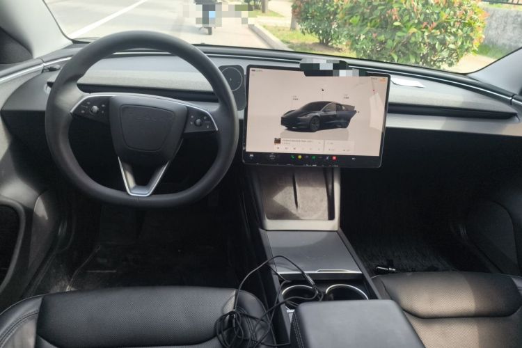 Used Tesla Model 3 2023 Rear-Wheel-Drive Version Interior 2