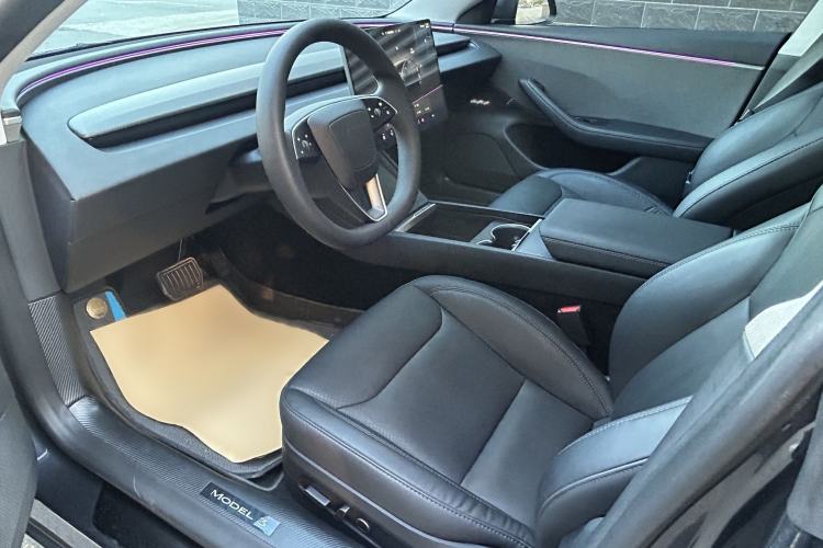 Used Tesla Model 3 2023 Rear-Wheel-Drive Version Interior 2