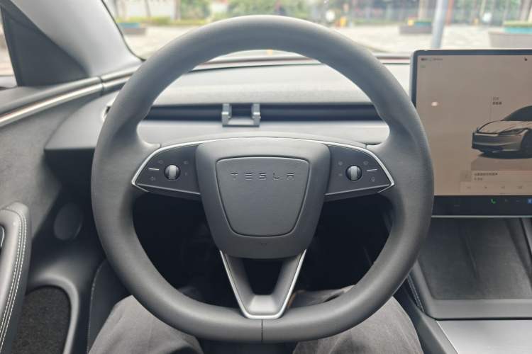 Used Tesla Model 3 2023 Long-Range All-Wheel-Drive Version Interior 2