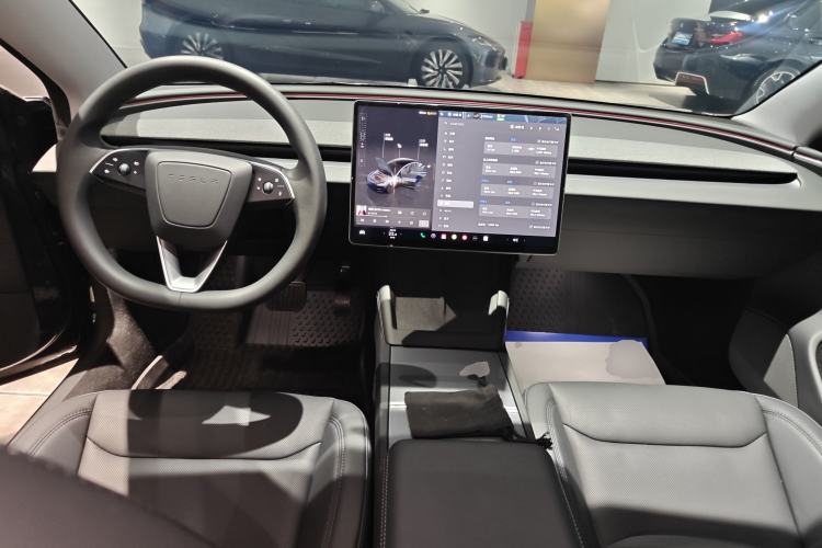 Used Tesla Model 3 2023 Rear-Wheel-Drive Version Interior 2