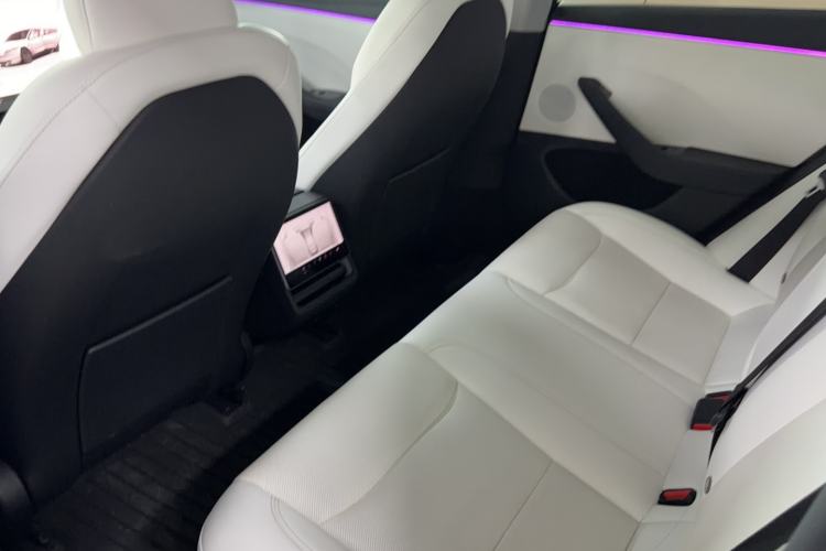 Used Tesla Model 3 2023 Rear-Wheel-Drive Version Interior 2