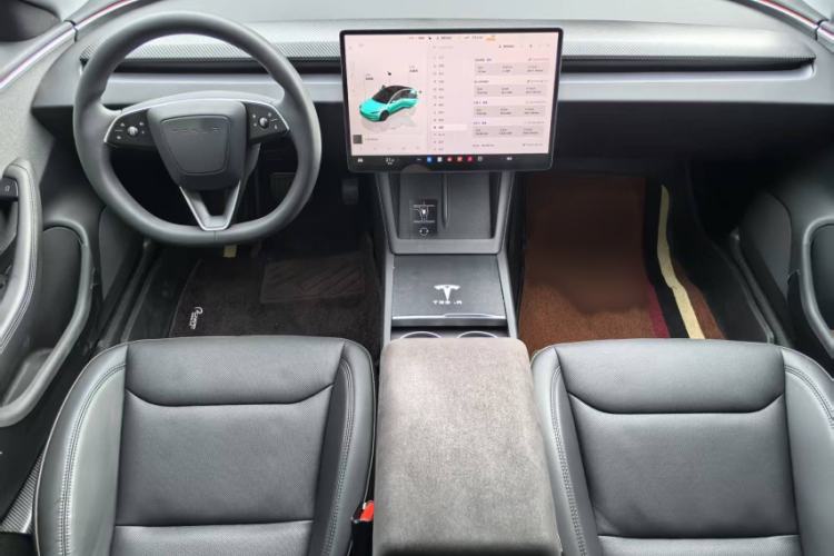 Used Tesla Model 3 2023 Rear-Wheel-Drive Version Interior 2