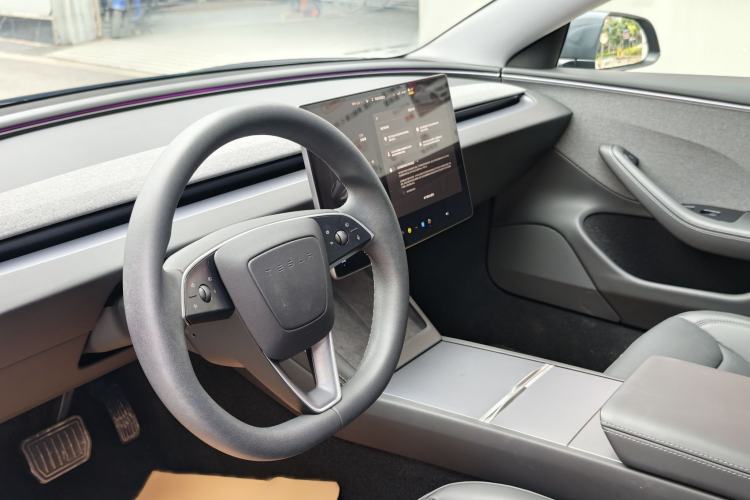 Used Tesla Model 3 2023 Rear-Wheel-Drive Version Interior 2