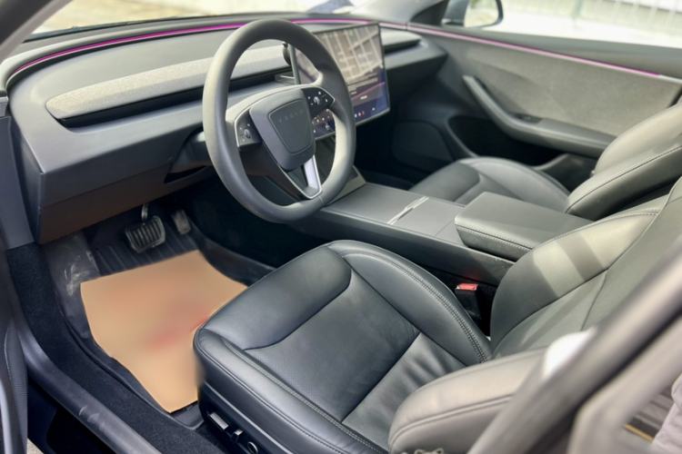 Used Tesla Model 3 2023 Rear-Wheel-Drive Version Interior 2