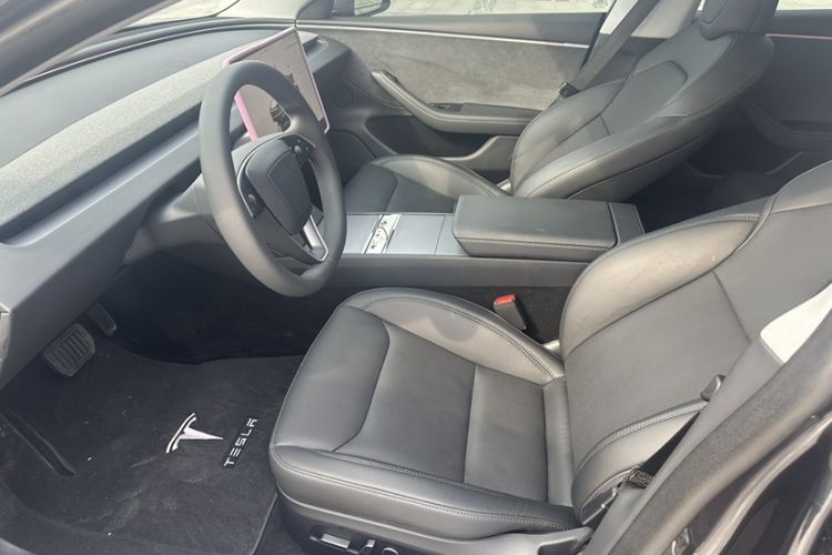 Used Tesla Model 3 2023 Long-Range All-Wheel-Drive Version Interior 2