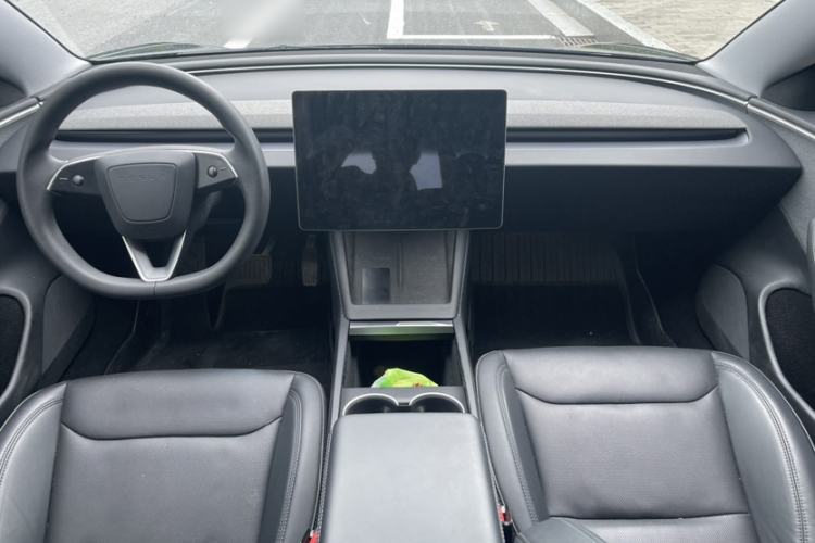 Used Tesla Model 3 2023 Rear-Wheel-Drive Version Interior 2