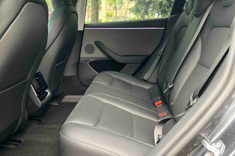 Used Tesla Model 3 2023 Rear-Wheel-Drive Version Interior 2